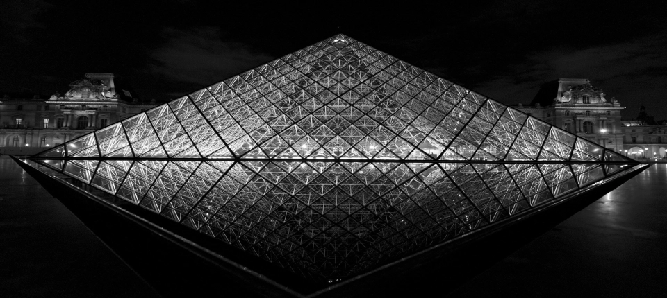 Louvre_Museum