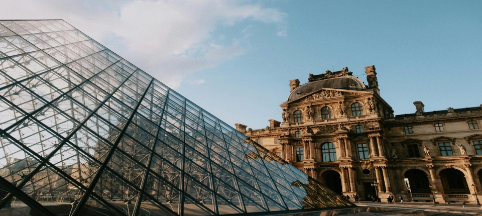 Louvre_Museum